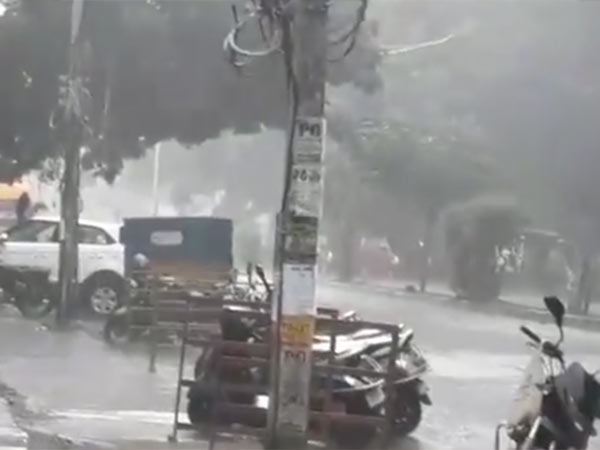  Rain lashes Bangalore with heavy wind 