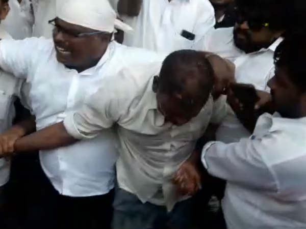 மக்கள் மனதில் ராகுல் 