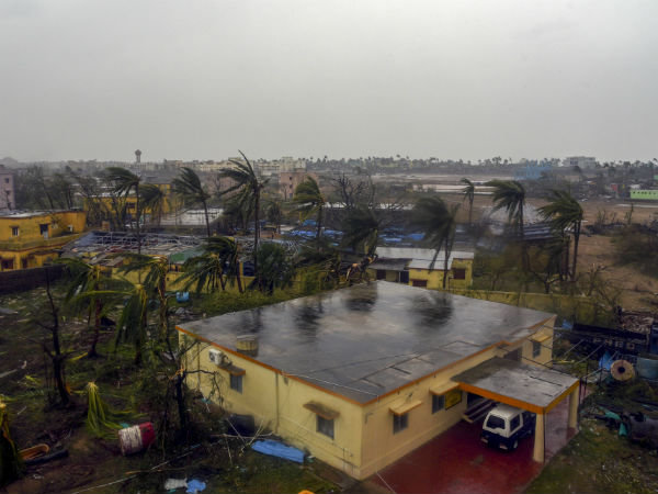 வர்தா புயல் பாதிப்பு