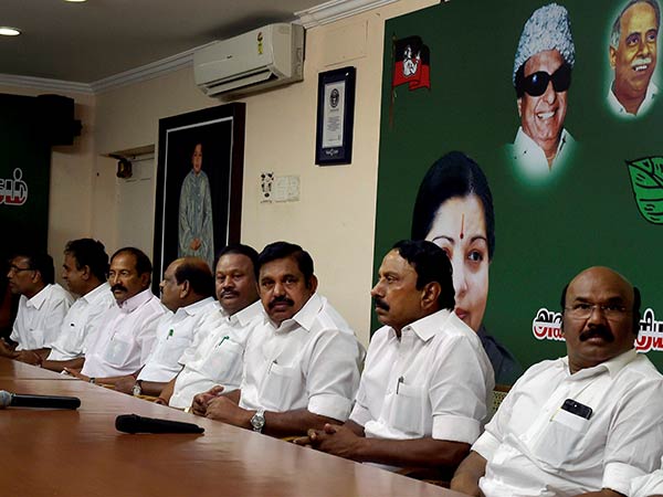 தேரோட்டம் நடத்தும் ஒட்டப்பிடாரம் 