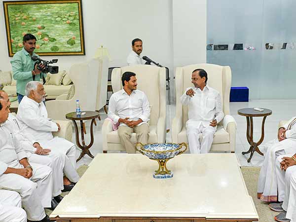 ஆச்சரியம் 