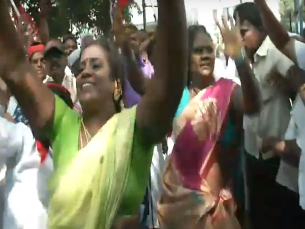 ஈயாடுகிறது 