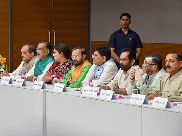 யார் எல்லாம் கலந்து கொண்டது 