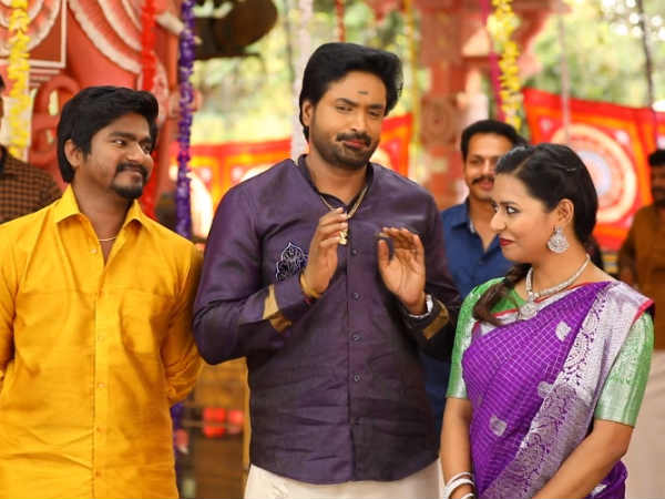 ஆசைதான் தேவிக்கும் 