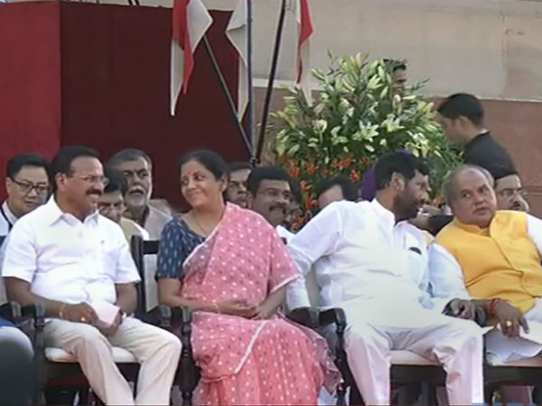 2 அமைச்சர்கள் 
