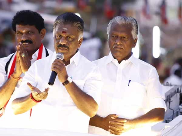 நிர்வாகிகள் செல்கிறார்கள் 