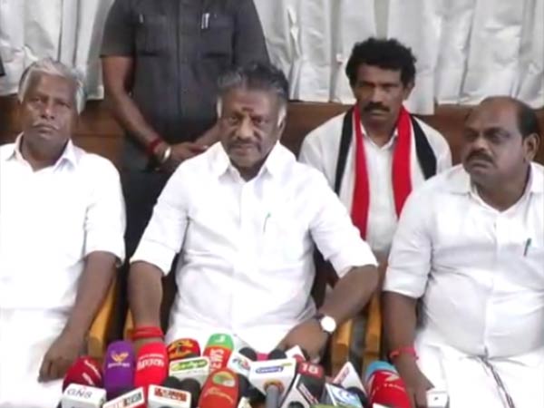 வாக்குச்சாவடி 