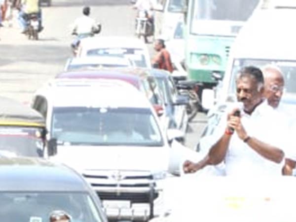 அதிமுக தொண்டன் 