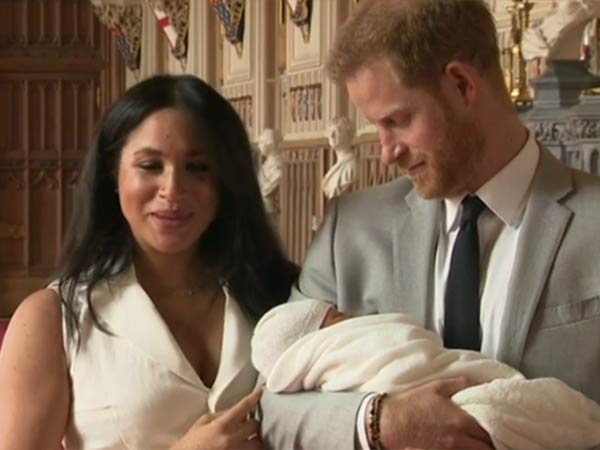 மகனுக்கு பெயர் சூட்டல் 