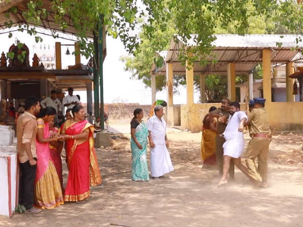 soundarya sees barathi and kannamma jointly 