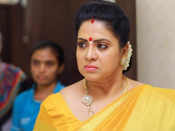 soundarya sees barathi and kannamma jointly 