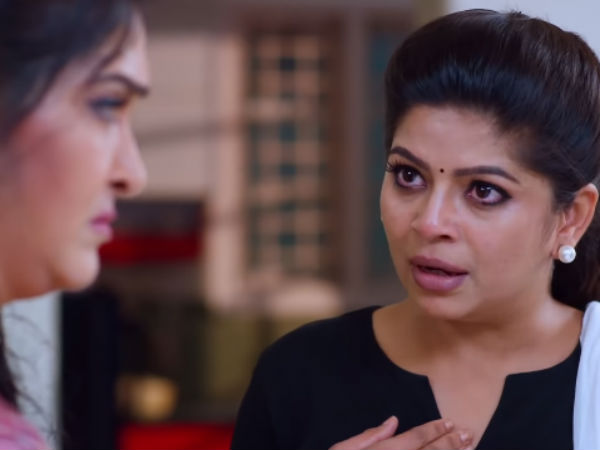 நீலாம்பரி வீட்டில் 