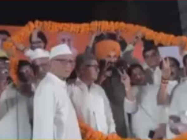 தக்காளி வீச்சு 