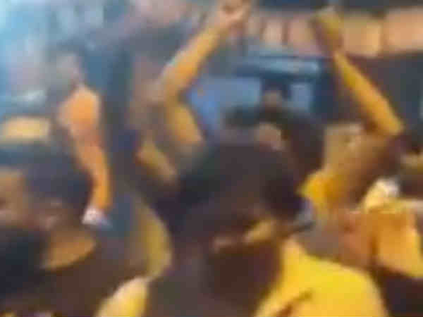 மோடி மோடி என முழக்கம் 