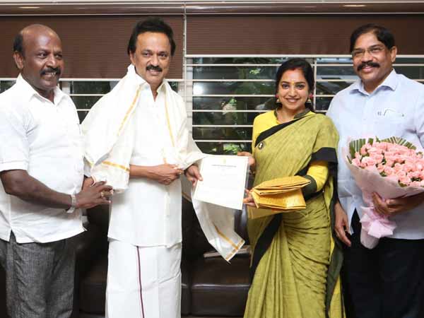 பலர் வாழ்த்து 