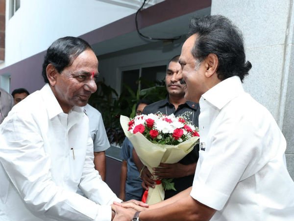 மூன்றாவது அணி 