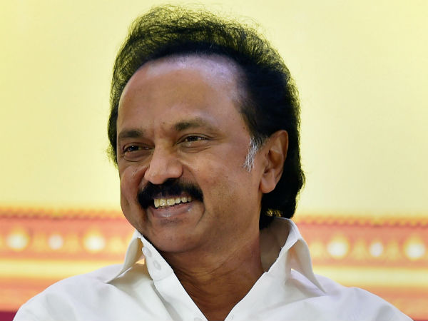 மமதா பானர்ஜி எப்படி 