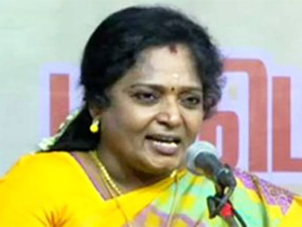 தாரை வார்த்தார்கள் 