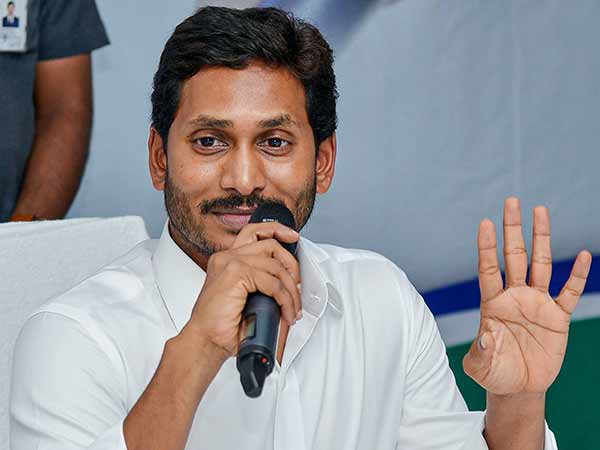 2011-இல் கட்சி உருவாக்கம் 