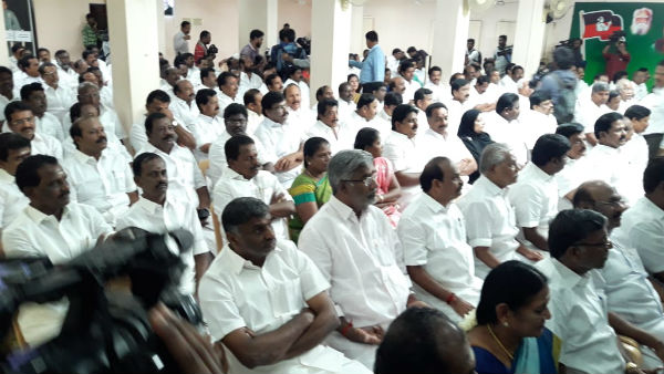 இரட்டை தலைமை 