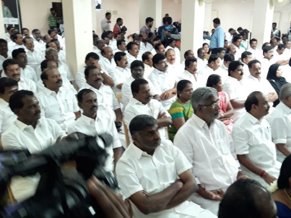 அறிவுறுத்தல் 