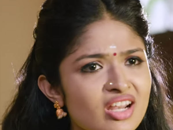 சண்முகம் பூஜை ரூமில் 