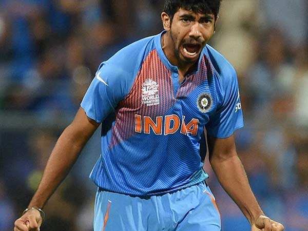 பந்து கண்ணுக்கே தெரியலைங்க பந்து கண்ணுக்கே தெரியலைங்க