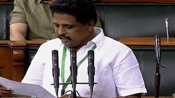 தமிழில் பதவியேற்பு 