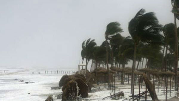 Cyclone Vayu: Chinese ships seek shelter in Indian Ports Cyclone Vayu: Chinese ships seek shelter in Indian Ports