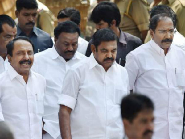 அதிருப்திகள் 