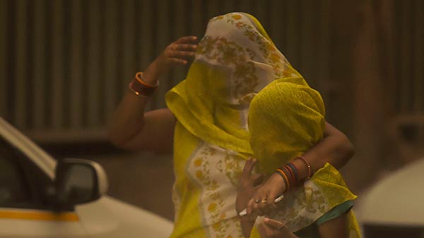 Heavy dust storm hits Delhi 