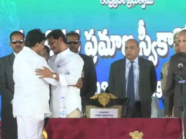 ஒட்டுமொத்த அமைச்சரவை 