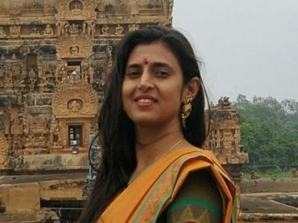  கையில் ராக்கி 