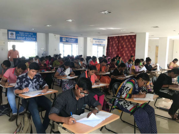 அரசுப் பள்ளி மாணவர்கள் குறைவு அரசுப் பள்ளி மாணவர்கள் குறைவு