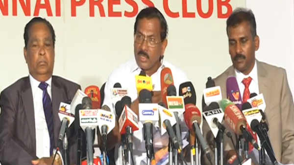 சிகாகோவில் திருவள்ளுவர் சிலை 