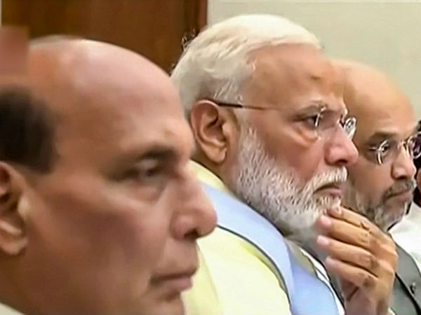 அமைச்சரவை குழுக்கள் மாற்றம் 