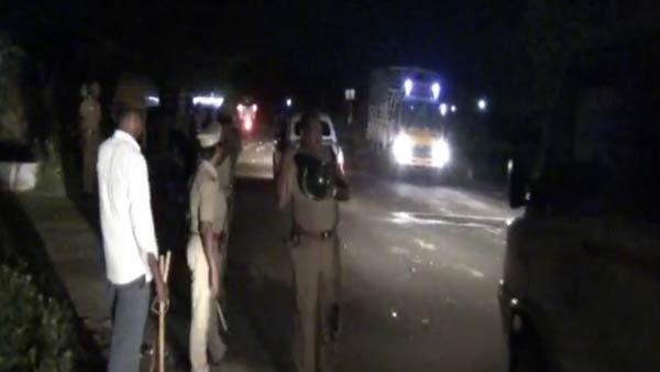 தள்ளுமுள்ளு தள்ளுமுள்ளு