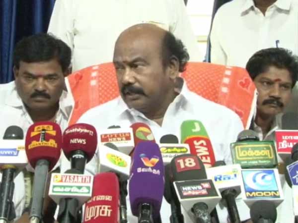 தலைமை மீது புகார்