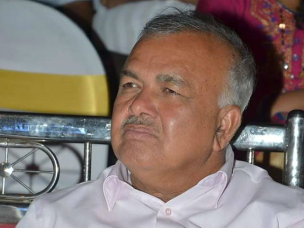 சீனியர்கள் புறக்கணிப்பு 