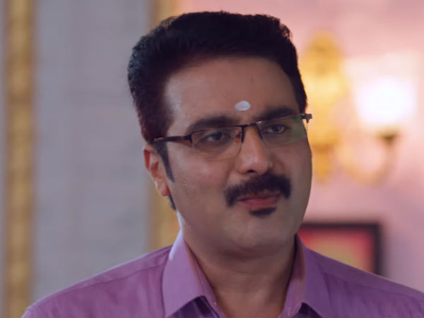 தெய்வானை வீட்டு வாசலில் 