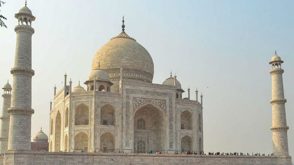 If you look around the Taj Mahal more than 3 hours.. Get ready to pay fine If you look around the Taj Mahal more than 3 hours.. Get ready to pay fine