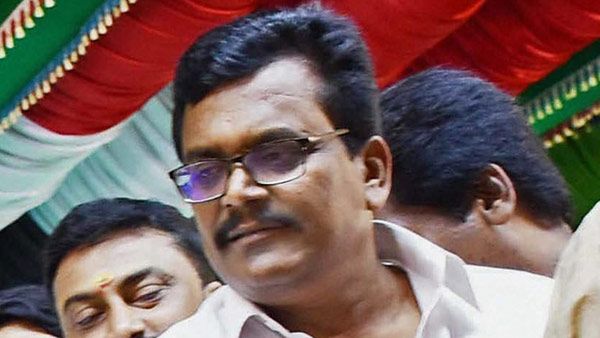 தங்கம் கருத்து வேறுபாடு 