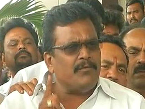 அமைச்சர்கள் வரவேற்பு 
