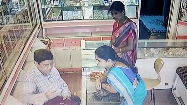 CCTV Footage of looting jewelry in Chennai 