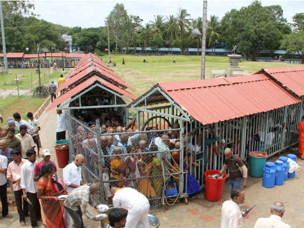 பக்தர்கள் அனுமதி