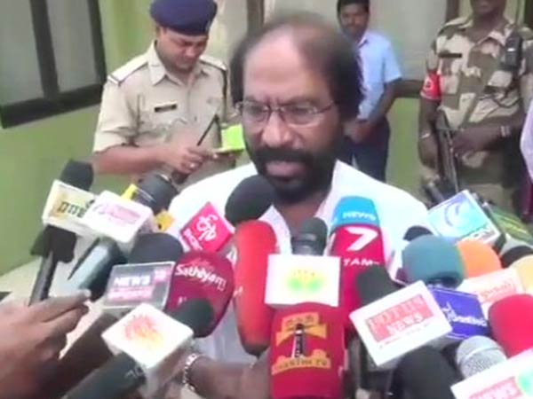 எதிலும் கை வைக்க முடியாது எதிலும் கை வைக்க முடியாது