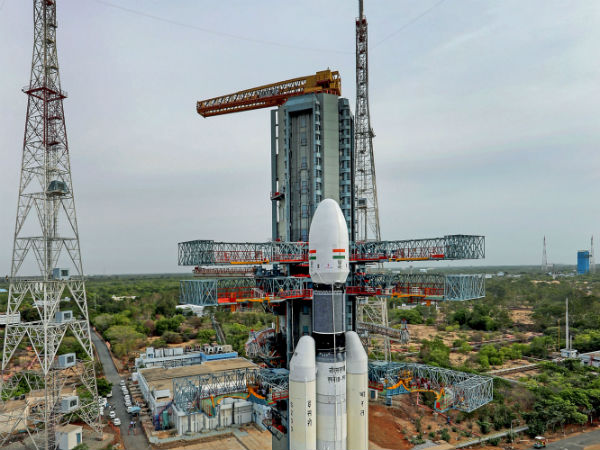 நீர், பள்ளங்கள் 