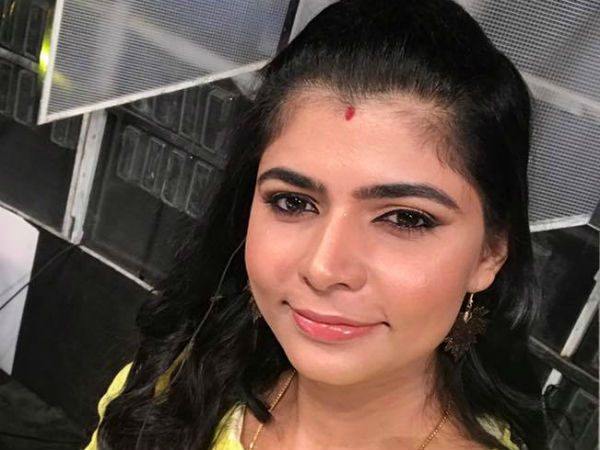 தொகுத்து வழங்கிய கமல் 