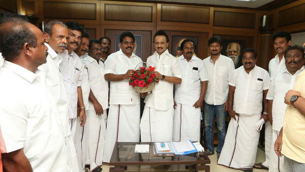 பின்னடைவு 