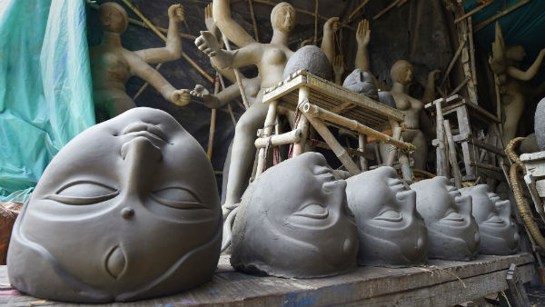 துர்கா பூஜை குழுக்களில் பாஜக 